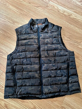 Field & Stream Original Outfitters Men's Camo Puffer Vest XL